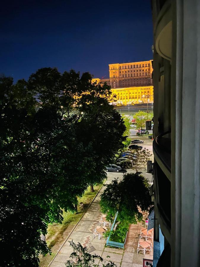 Chic Apartment Piata Constitutiei - View From The Balcony To The Palace Of Parliament Бухарест Екстер'єр фото